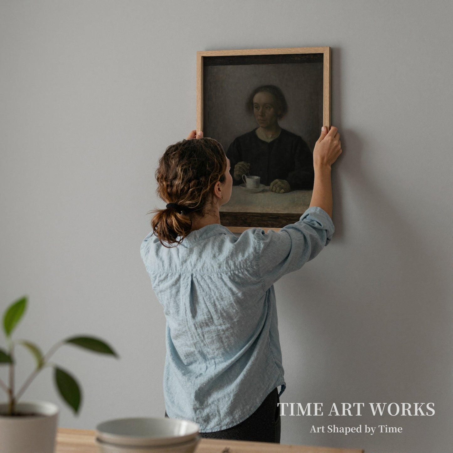 画家の妻（Kunstnerens hustru Ida Hammershøi med en tekop）— ハンマースホイ、ヴィルヘルム（Hammershøi, Vilhelm）