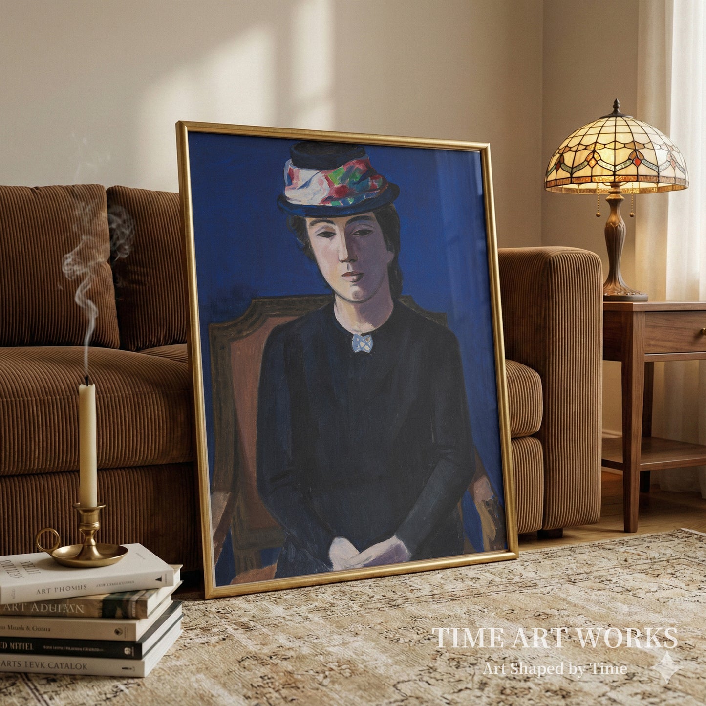 新しい帽子をかぶる女性（Fruen med ny hat, kunstnerens hustru）— ハーゲドーン＝オルセン、Th.（Hagedorn-Olsen, Th.）